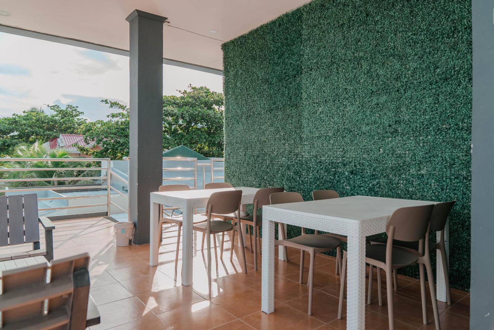 GT Seaside Inn Oslob Bagian luar foto